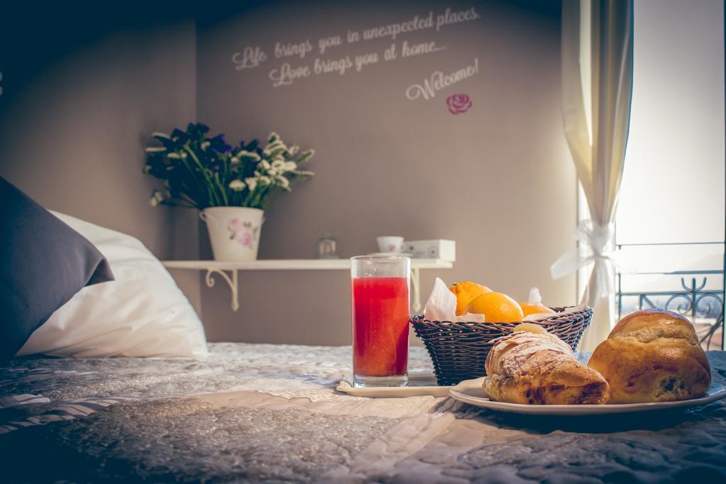 Bed and Breakfast La Peonia Nápoles Habitación foto